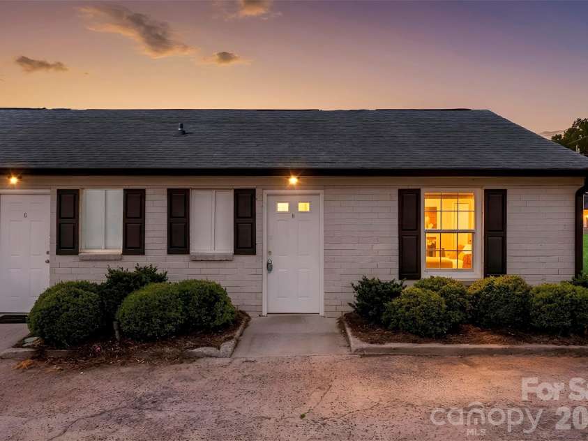 1655 Webb Street, Gastonia, NC 28052.  MLS# CAR4371466, YatesRealty ID 16039. 