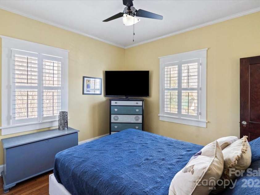 213 Academy Street, Mooresville, NC 28115.  MLS# CAR4238707, YatesRealty ID 16039. 