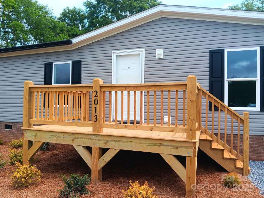 2013 Vick Wilson Road, Shelby, NC 28152.  MLS# CAR4228514, YatesRealty ID 16040. Entrance