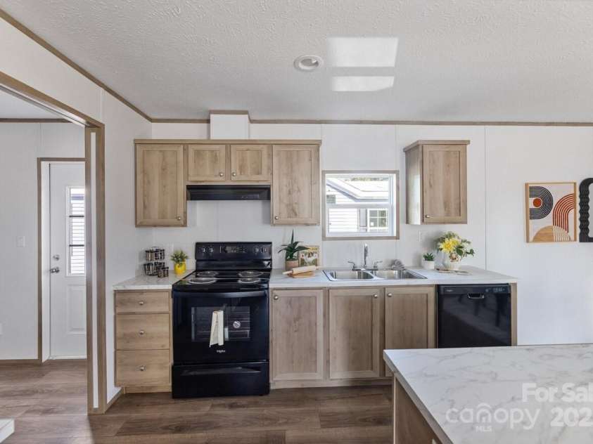 2013 Vick Wilson Road, Shelby, NC 28152.  MLS# CAR4228514, YatesRealty ID 16040. Kitchen