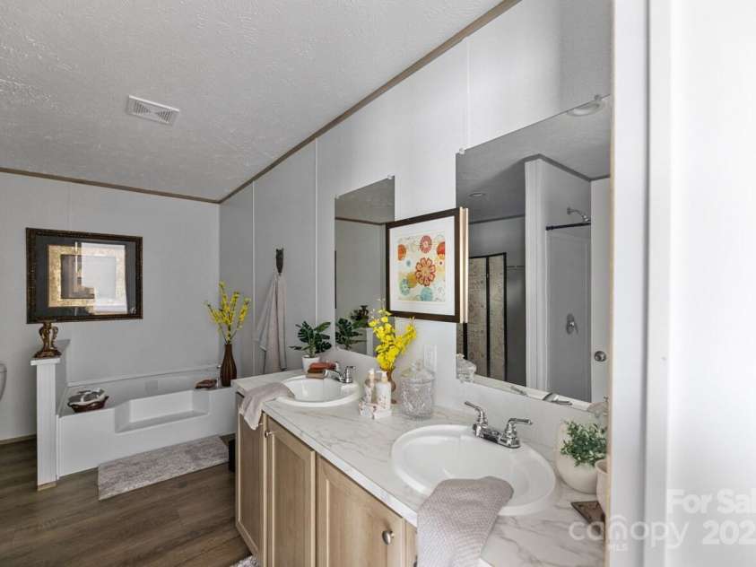 2013 Vick Wilson Road, Shelby, NC 28152.  MLS# CAR4228514, YatesRealty ID 16040. Primary Bath