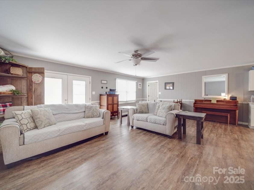 1525 Oakridge Drive, Salisbury, NC 28146.  MLS# CAR4225983, YatesRealty ID 16042. 