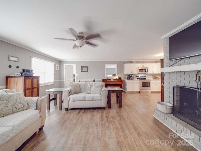 1525 Oakridge Drive, Salisbury, NC 28146.  MLS# CAR4225983, YatesRealty ID 16042. 