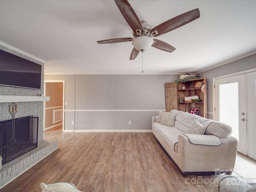 1525 Oakridge Drive, Salisbury, NC 28146.  MLS# CAR4225983, YatesRealty ID 16042. 