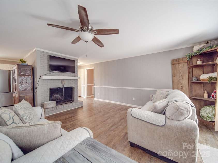 1525 Oakridge Drive, Salisbury, NC 28146.  MLS# CAR4225983, YatesRealty ID 16042. 