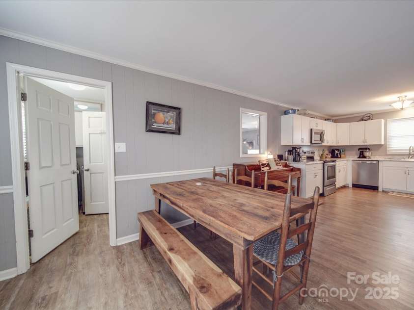 1525 Oakridge Drive, Salisbury, NC 28146.  MLS# CAR4225983, YatesRealty ID 16042. 