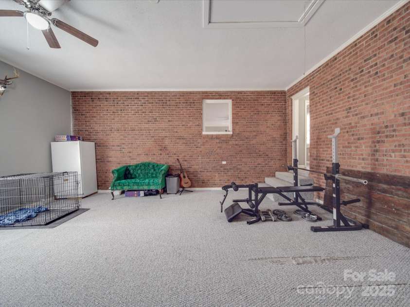 1525 Oakridge Drive, Salisbury, NC 28146.  MLS# CAR4225983, YatesRealty ID 16042. 