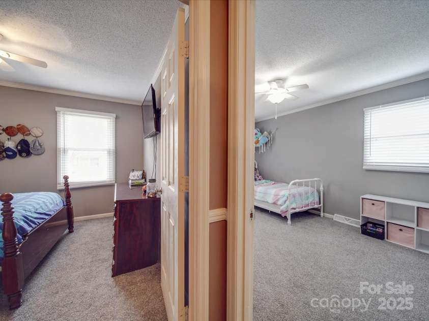1525 Oakridge Drive, Salisbury, NC 28146.  MLS# CAR4225983, YatesRealty ID 16042. 