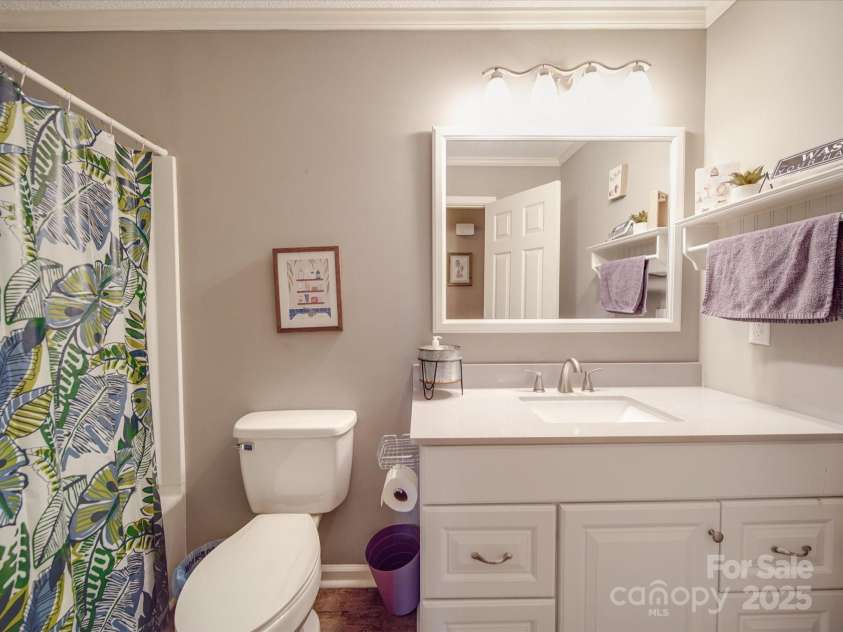 1525 Oakridge Drive, Salisbury, NC 28146.  MLS# CAR4225983, YatesRealty ID 16042. 