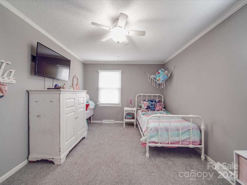 1525 Oakridge Drive, Salisbury, NC 28146.  MLS# CAR4225983, YatesRealty ID 16042. 