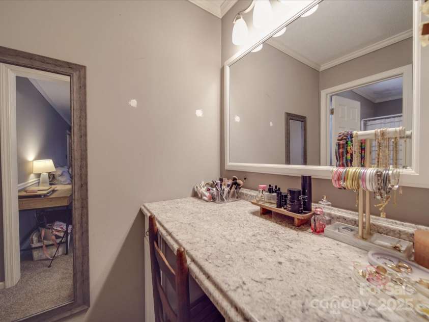 1525 Oakridge Drive, Salisbury, NC 28146.  MLS# CAR4225983, YatesRealty ID 16042. 