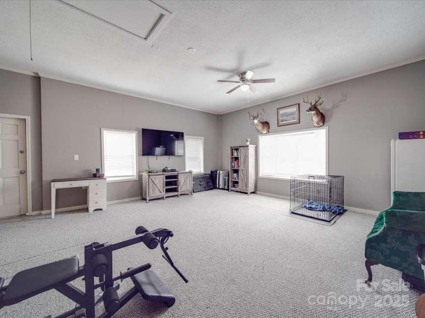 1525 Oakridge Drive, Salisbury, NC 28146.  MLS# CAR4225983, YatesRealty ID 16042. Large heated and cooled flex space w/ full bath and separate entrance.