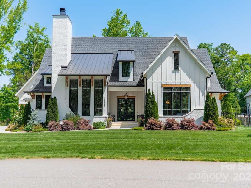 14228 Ryker Way, Davidson, NC 28036.  MLS# CAR4257385, YatesRealty ID 16043. 