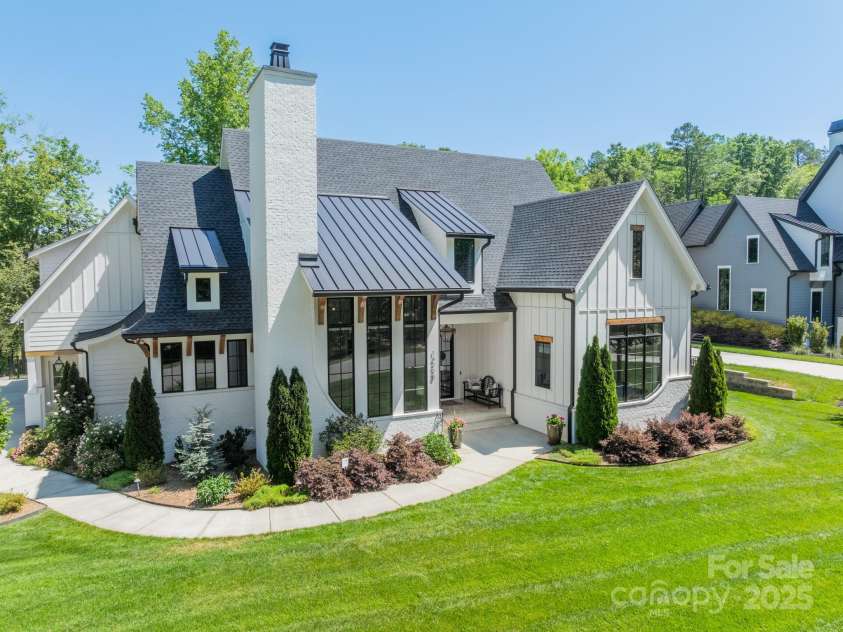 14228 Ryker Way, Davidson, NC 28036.  MLS# CAR4319295, YatesRealty ID 16043. Welcome home to 14228 Ryker Way in Narrow Passage