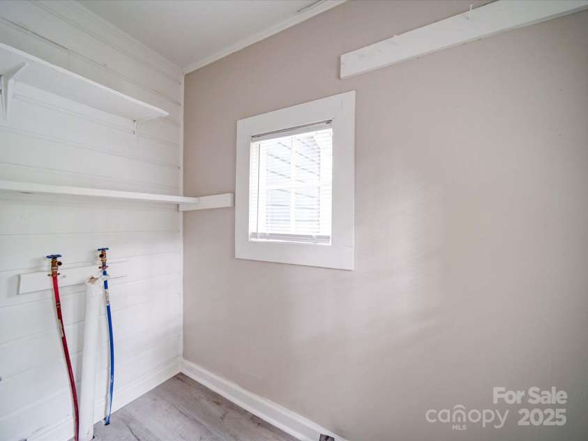 2123 Sixth Avenue, Gastonia, NC 28052.  MLS# CAR4255772, YatesRealty ID 16044. 