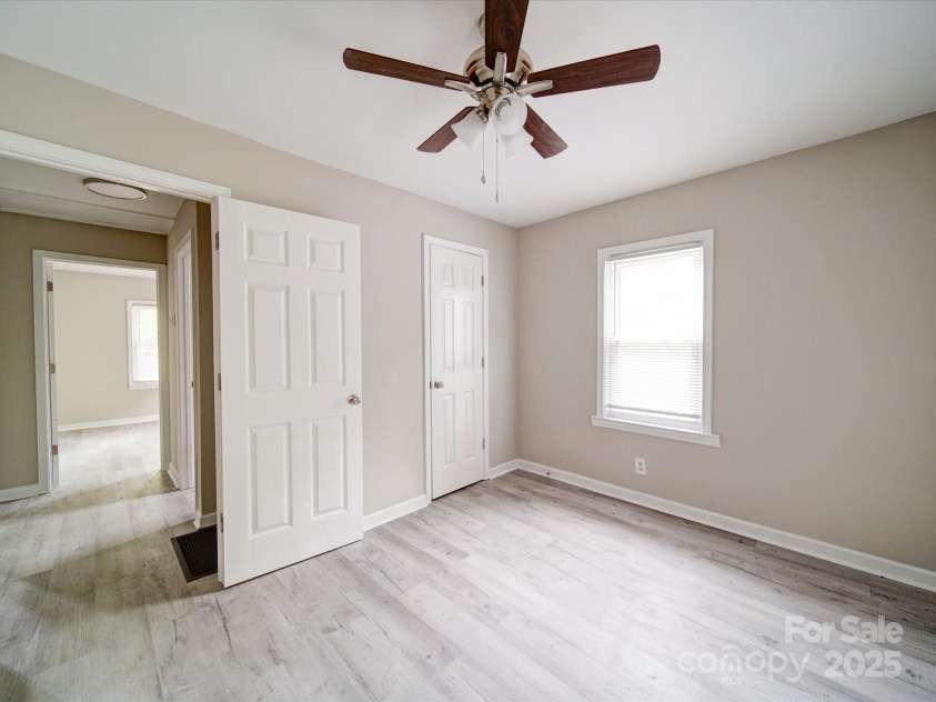 2123 Sixth Avenue, Gastonia, NC 28052.  MLS# CAR4255772, YatesRealty ID 16044. 