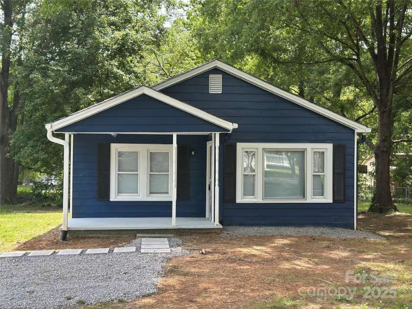 2123 Sixth Avenue, Gastonia, NC 28052.  MLS# CAR4255772, YatesRealty ID 16044. 