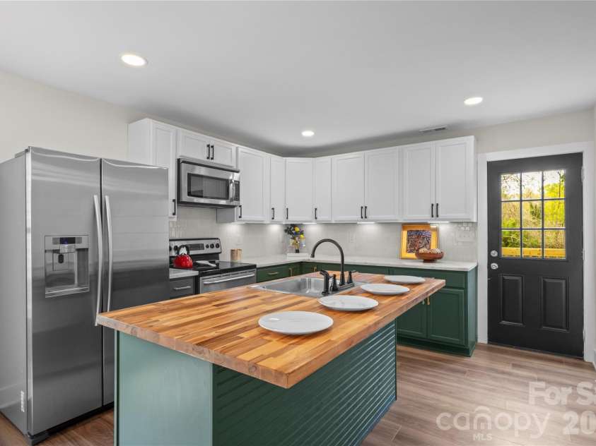 509 Marietta Street, Gastonia, NC 28052.  MLS# CAR4360272, YatesRealty ID 16045. 