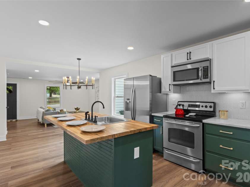 509 Marietta Street, Gastonia, NC 28052.  MLS# CAR4360272, YatesRealty ID 16045. 