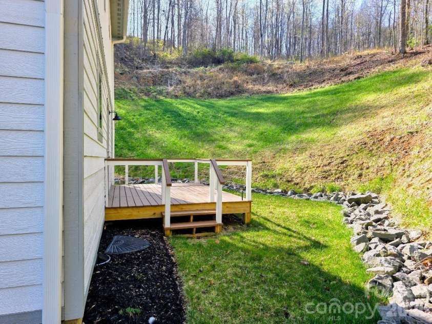 24 Salt Box Haven, Burnsville, NC 28714.  MLS# CAR4365761, YatesRealty ID 16046. Rear deck