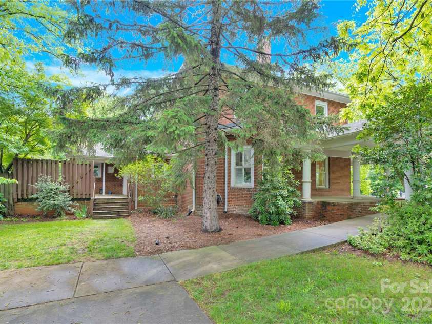 634 Center Avenue, Mooresville, NC 28115.  MLS# CAR4260115, YatesRealty ID 16046. 