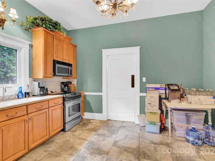 634 Center Avenue, Mooresville, NC 28115.  MLS# CAR4260115, YatesRealty ID 16046. 
