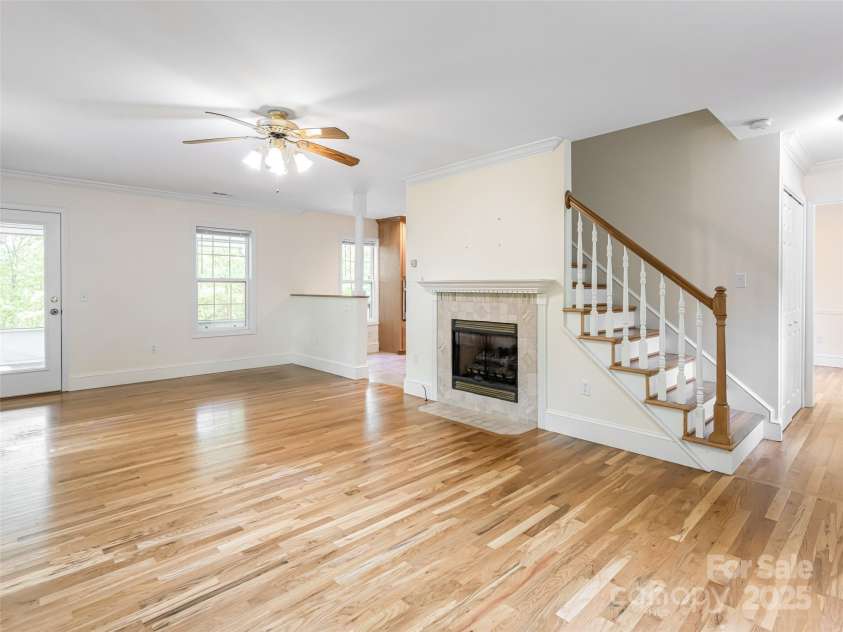 34 Friendly Way, Asheville, NC 28806.  MLS# CAR4257105, YatesRealty ID 16047. 