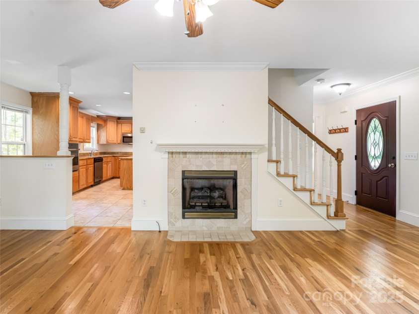 34 Friendly Way, Asheville, NC 28806.  MLS# CAR4257105, YatesRealty ID 16047. 