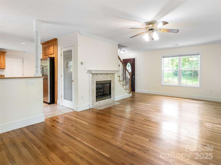 34 Friendly Way, Asheville, NC 28806.  MLS# CAR4257105, YatesRealty ID 16047. 