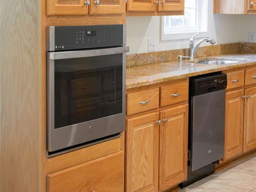 34 Friendly Way, Asheville, NC 28806.  MLS# CAR4257105, YatesRealty ID 16047. 