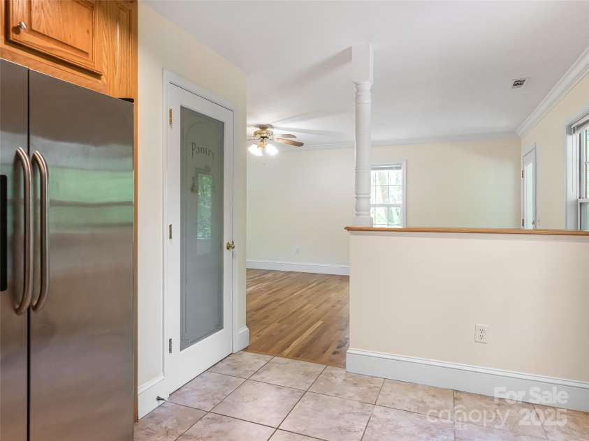 34 Friendly Way, Asheville, NC 28806.  MLS# CAR4257105, YatesRealty ID 16047. 