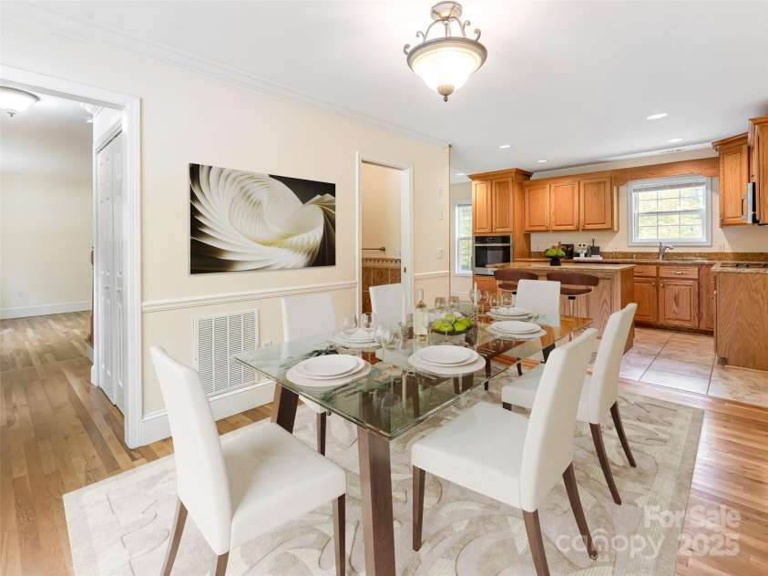 34 Friendly Way, Asheville, NC 28806.  MLS# CAR4257105, YatesRealty ID 16047. 