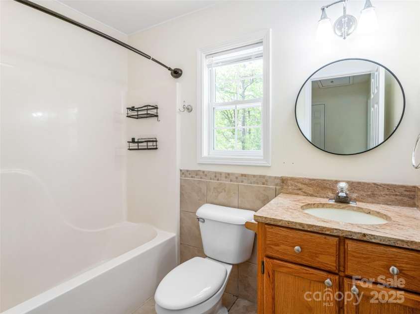 34 Friendly Way, Asheville, NC 28806.  MLS# CAR4257105, YatesRealty ID 16047. 