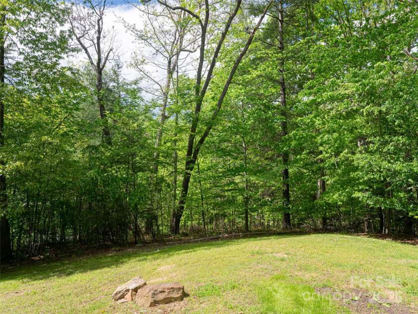 34 Friendly Way, Asheville, NC 28806.  MLS# CAR4257105, YatesRealty ID 16047. 