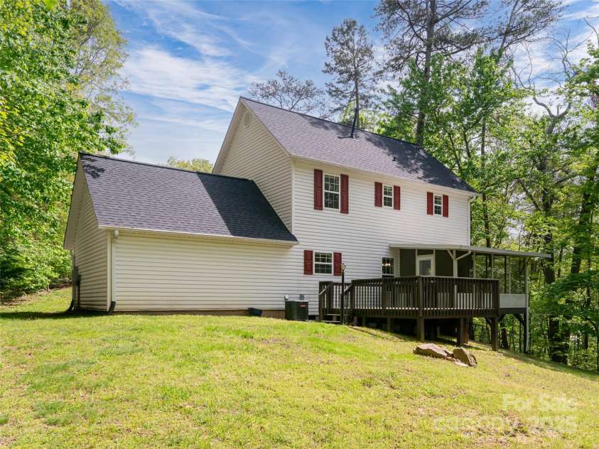 34 Friendly Way, Asheville, NC 28806.  MLS# CAR4257105, YatesRealty ID 16047. 