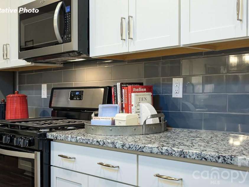 1216 White Birch Avenue, Huntersville, NC 28078.  MLS# CAR4373161, YatesRealty ID 16048. 
