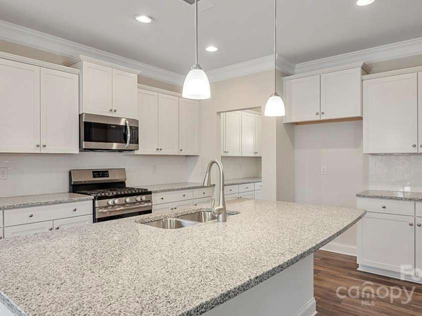 589 Fox Cove Road, Hendersonville, NC 28792.  MLS# CAR4199118, YatesRealty ID 1605. 