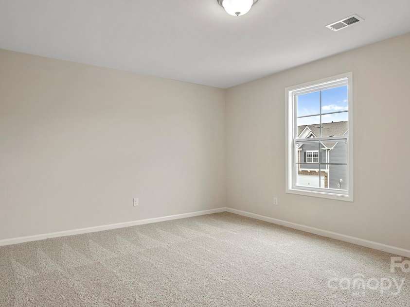 589 Fox Cove Road, Hendersonville, NC 28792.  MLS# CAR4199118, YatesRealty ID 1605. 