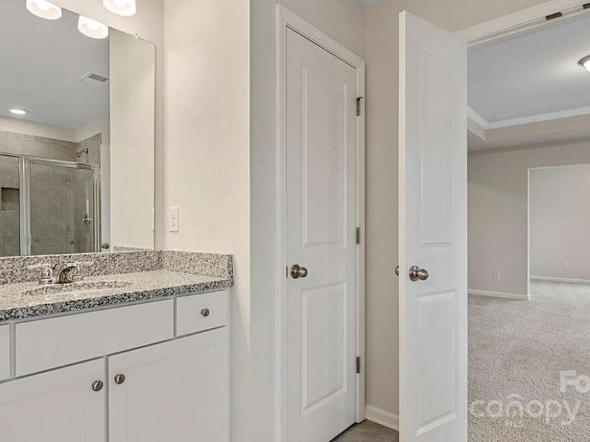 589 Fox Cove Road, Hendersonville, NC 28792.  MLS# CAR4199118, YatesRealty ID 1605. 