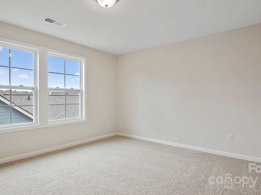 589 Fox Cove Road, Hendersonville, NC 28792.  MLS# CAR4199118, YatesRealty ID 1605. Bedroom 3 dimensions: 16'4