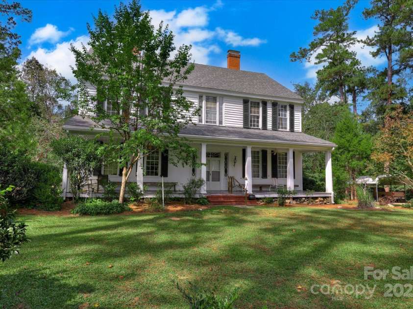 621 Meeting Road, Edgefield, SC 29824.  MLS# CAR4313551, YatesRealty ID 1605. 