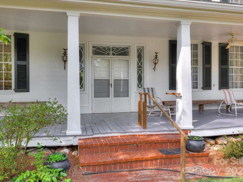 621 Meeting Road, Edgefield, SC 29824.  MLS# CAR4313551, YatesRealty ID 1605. 