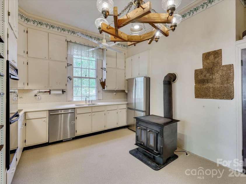 621 Meeting Road, Edgefield, SC 29824.  MLS# CAR4313551, YatesRealty ID 1605. 