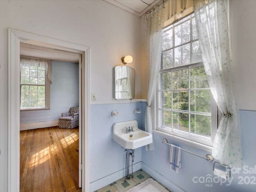 621 Meeting Road, Edgefield, SC 29824.  MLS# CAR4313551, YatesRealty ID 1605. 