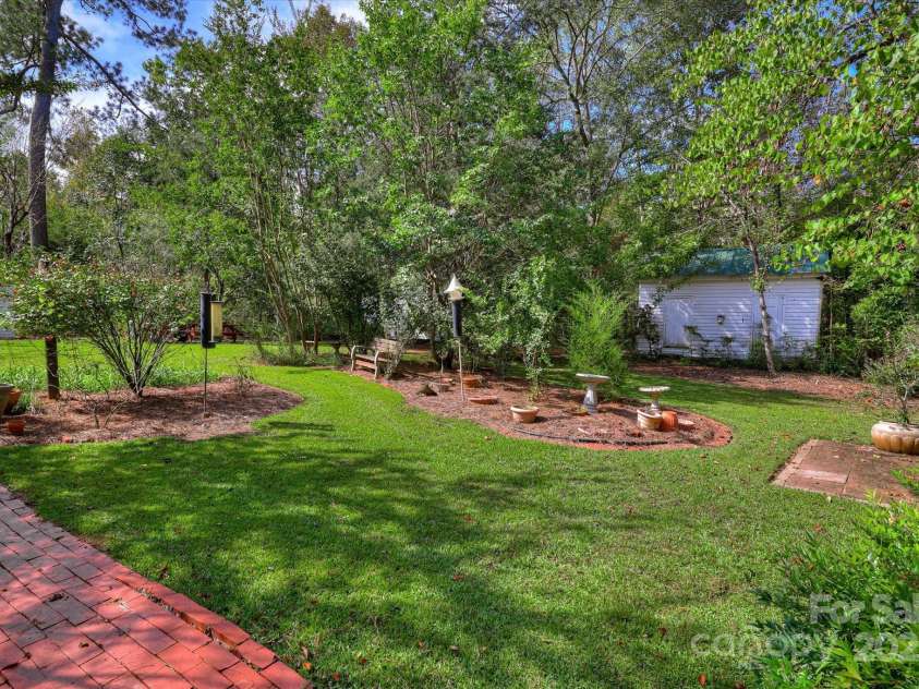 621 Meeting Road, Edgefield, SC 29824.  MLS# CAR4313551, YatesRealty ID 1605. 