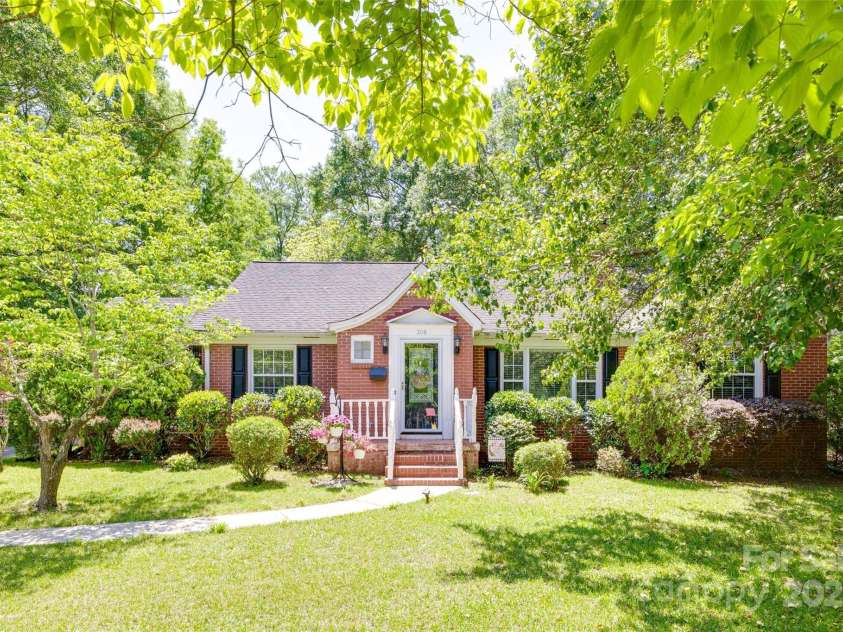 308 Gillsbrook Road, Lancaster, SC 29720.  MLS# CAR4254080, YatesRealty ID 16050. 