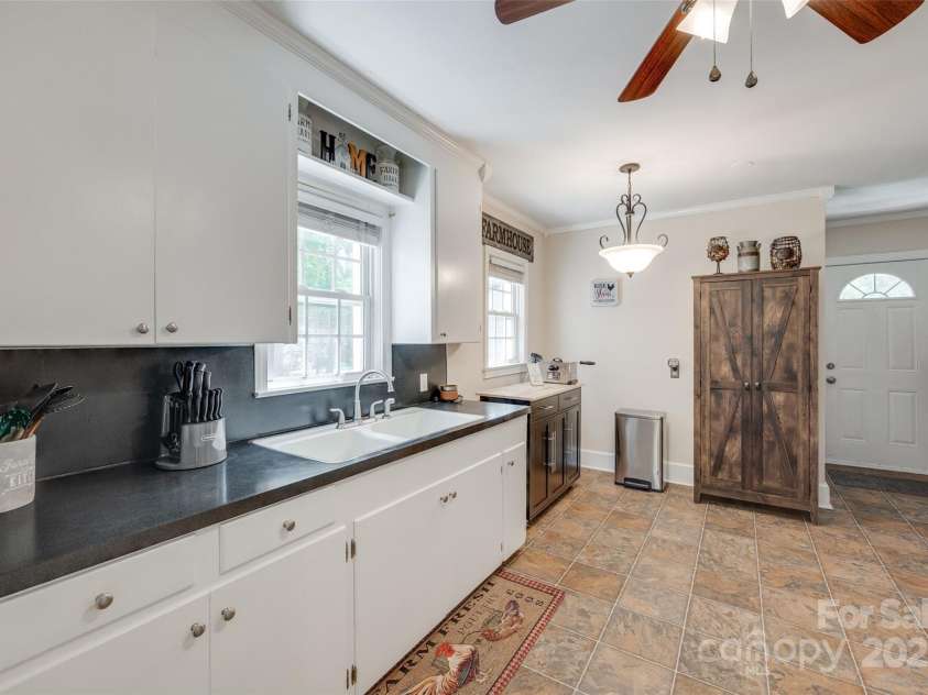 308 Gillsbrook Road, Lancaster, SC 29720.  MLS# CAR4254080, YatesRealty ID 16050. 