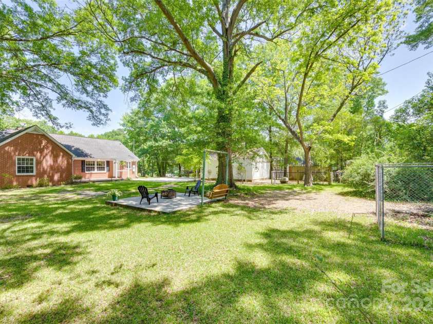 308 Gillsbrook Road, Lancaster, SC 29720.  MLS# CAR4254080, YatesRealty ID 16050. 