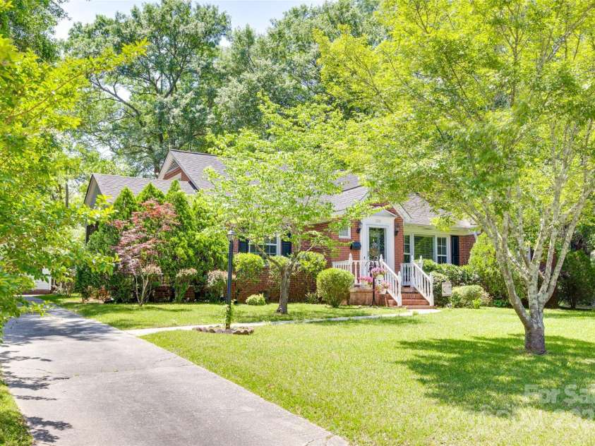 308 Gillsbrook Road, Lancaster, SC 29720.  MLS# CAR4254080, YatesRealty ID 16050. 