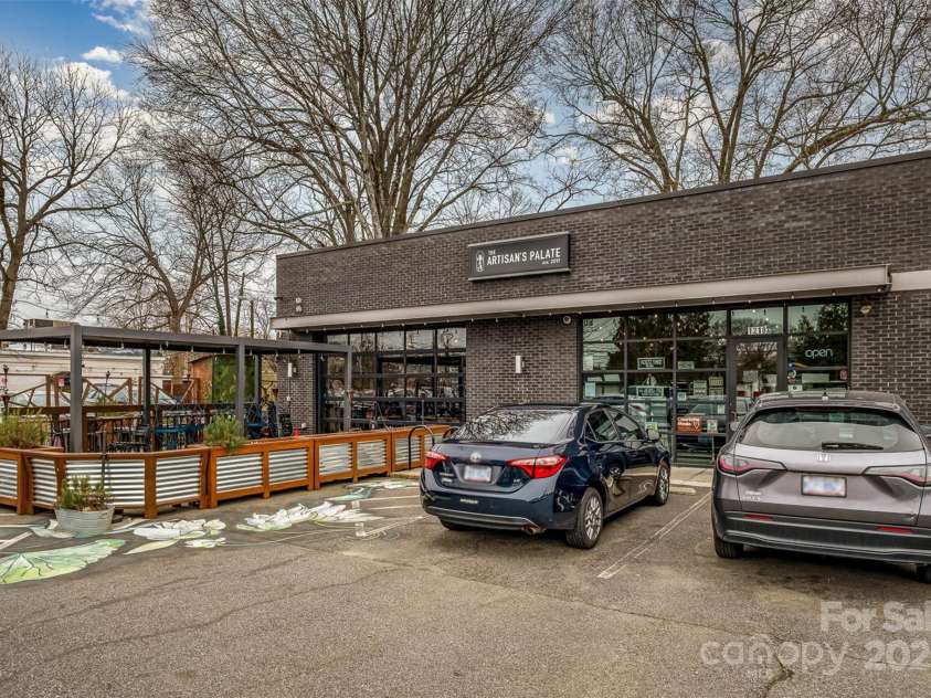 3231 Eastwood Drive, Charlotte, NC 28205.  MLS# CAR4228945, YatesRealty ID 16051. 4 min drive to art gallery with a locally-sourced tapas menu & craft cocktail/wine bar